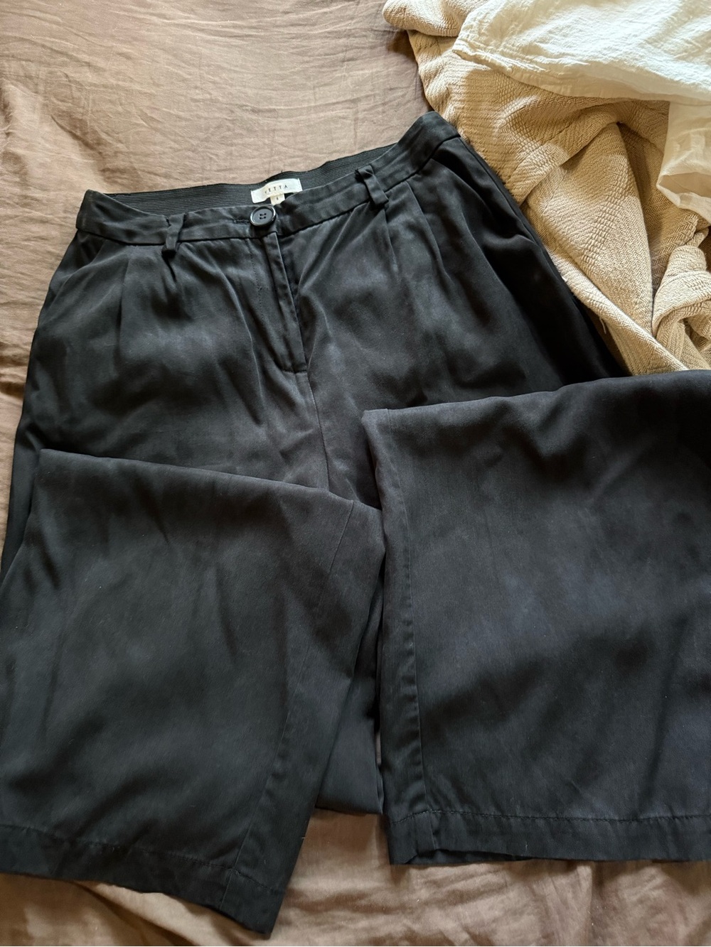 Vetta Tencel Black Pleated Wide Leg Pants